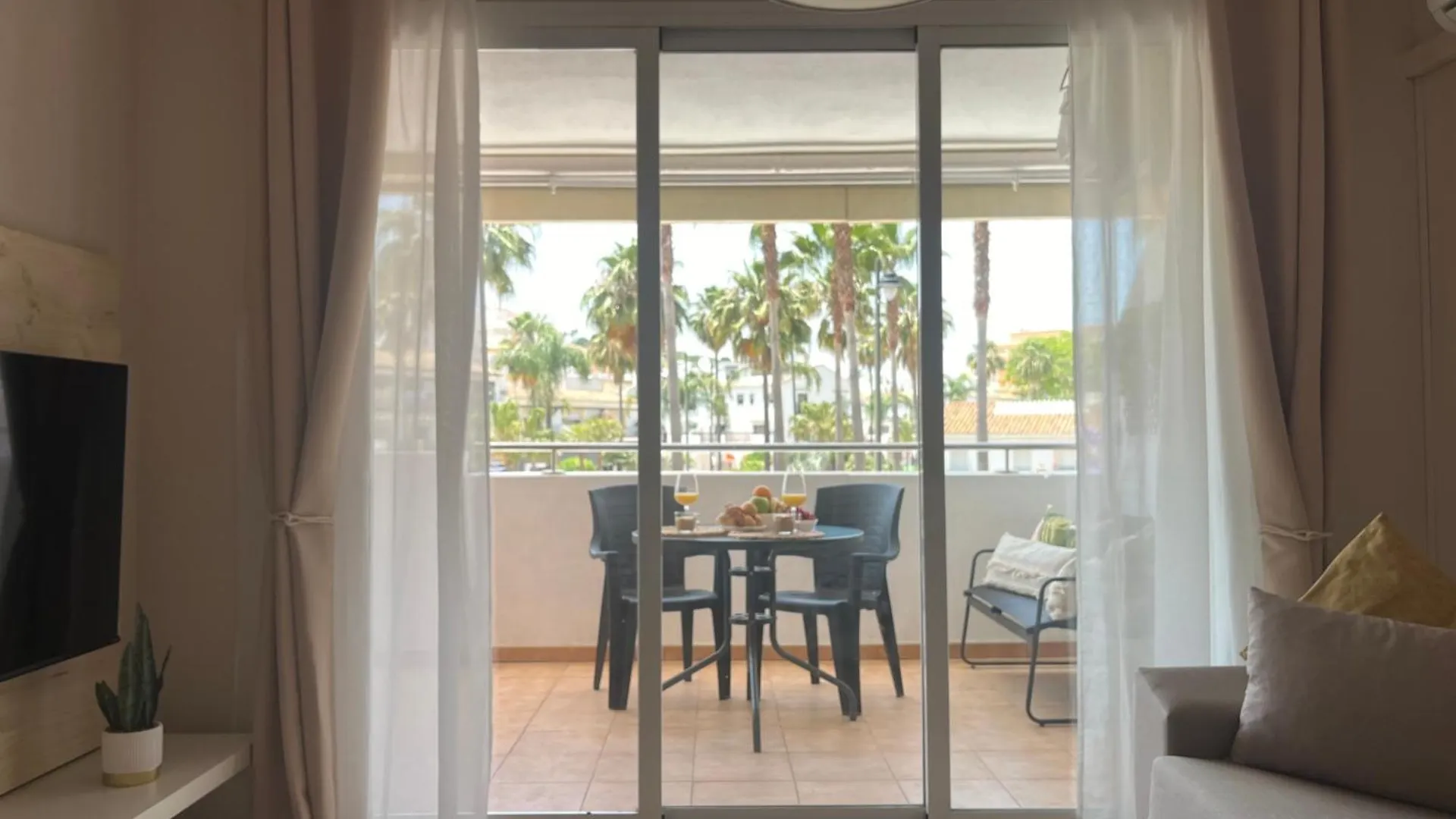Central Park Apartment Estepona 0*,